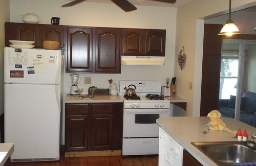North Rose Cottage | Red Cottage On Sodus Bay Dog Friendly Sleeps 8