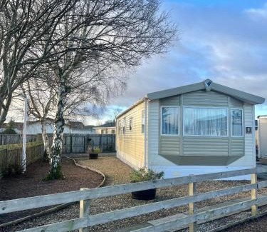 Stepps Resort | Red Deer Village Holiday Park - 3 Bedroom, Self-Catering Holiday Home