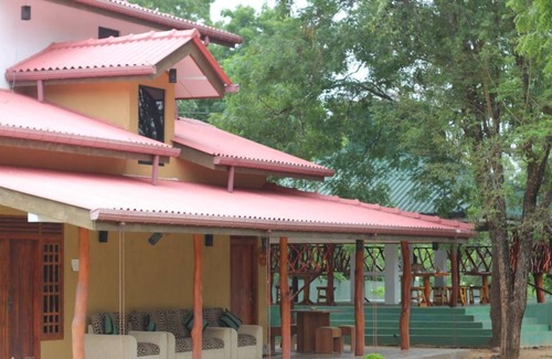 Thanamalvila House | Red Elephant safari Cottage