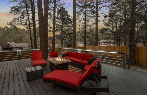 Kachina Village House | Red Field Retreat *Hot Tub* Modern Rustic