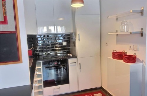 Suresnes Apartment | Red House