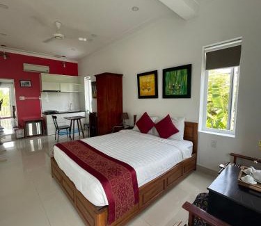Cam Chau House | Red House Homestay - Villa