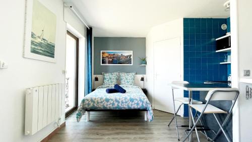 Bonneveine Apartment | Red Lion