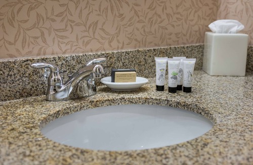 Brownstown Hotel | Red Lion Hotel Yakima Center