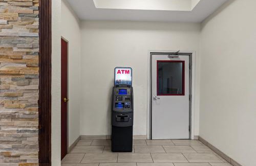 Caseyville Hotel | Red Lion Inn & Suites Caseyville