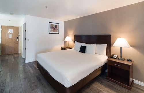 Tri-Cities Hotel | Red Lion Inn & Suites Kennewick Tri-Cities