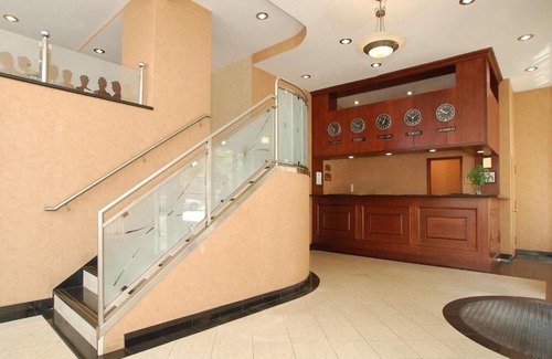 Hunters Point Hotel | Red Lion Inn & Suites Long Island City