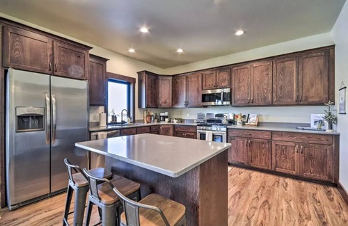 Red Lodge House | Red Lodge Mtn. View Cozy Home with hot-tub; 9 miles to RLM! New!