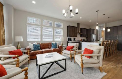 Hadley - Washington House | Red Radiance - Hot Tub - Dual Balconies Share Save
