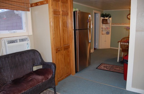 Twin Mountain Cottage | Red Retreat at Mt. Washington with NEW 4 person Jacuzzi