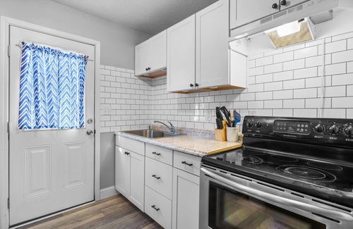 Stanton House | Red River Duplex - Unit 6 - 12 miles to the Gorge!
