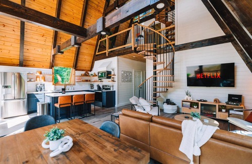 Campton Cabin | Red River Gorge A-Frame | Hot Tub | Firepit | Pets