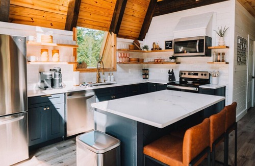 Campton Cabin | Red River Gorge A-Frame | Hot Tub | Firepit | Pets