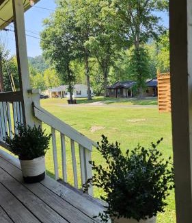 Stanton House | Red River Gorge Farmhouse 50 Acres