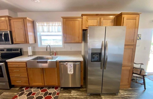 Kanab House | Red Rock Family Escape | 3BR close to Zion!