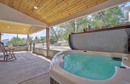 Colorado Springs House | Red Rock Farmhouse - Patio Paradise Hiking Trails
