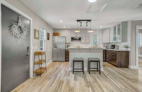Colorado Springs Apartment | Red Rock Loft! Trails Apartment w/BBQ & Fire Pit
