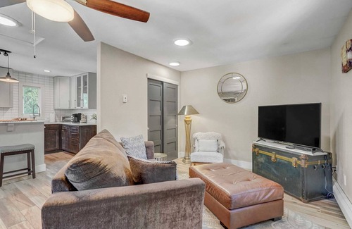 Colorado Springs Apartment | Red Rock Loft! Trails Apartment w/BBQ & Fire Pit