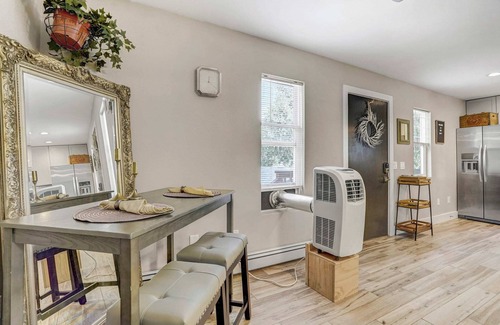 Colorado Springs Apartment | Red Rock Loft! Trails Apartment w/BBQ & Fire Pit