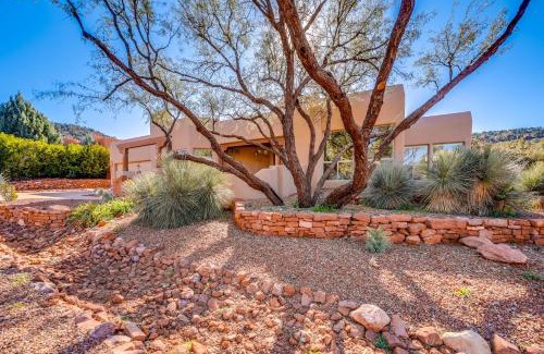 West Sedona House | Red Rock Mtn View and Fire Pit Central Sedona Home!