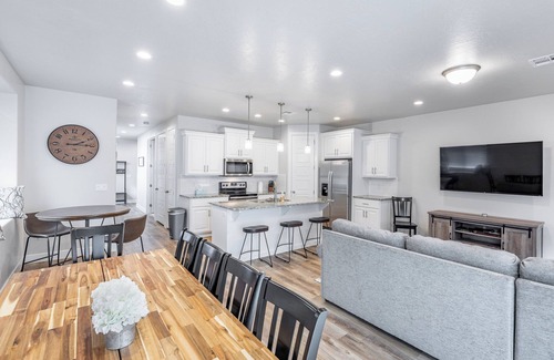 St. George House | Red Rock Oasis at The Ledges Golf Club *Resort Amenities Included!