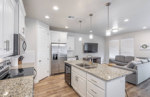 St. George House | Red Rock Oasis at The Ledges Golf Club *Resort Amenities Included!