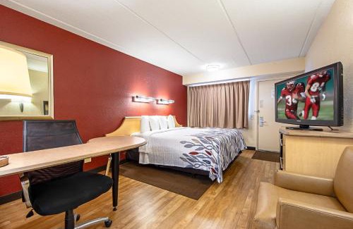 Newtonville Hotel | Red Roof Inn Albany Airport