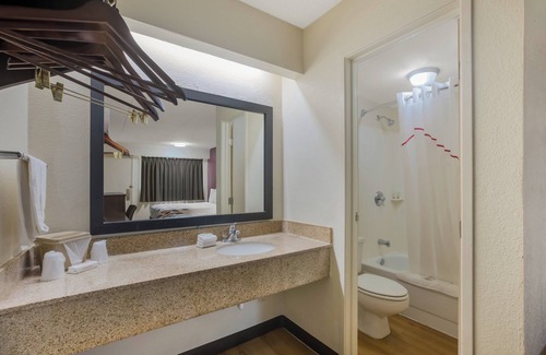 Morrow Hotel | Red Roof Inn Atlanta South - Morrow