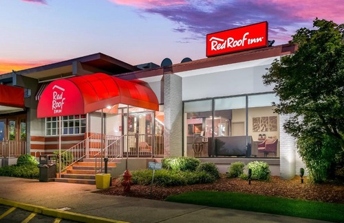 Woodlawn Hotel | Red Roof Inn Baltimore