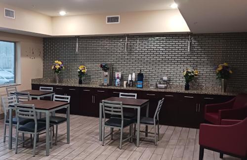 Broadmoor Hotel | Red Roof Inn Baton Rouge