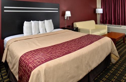 Cartersville Hotel | Red Roof Inn Cartersville-Emerson-LakePoint North