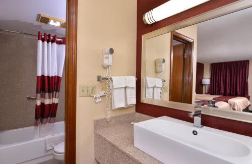 Cartersville Hotel | Red Roof Inn Cartersville-Emerson-LakePoint North