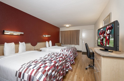 Roseville Hotel | Red Roof Inn Detroit - Roseville/St Clair Shores