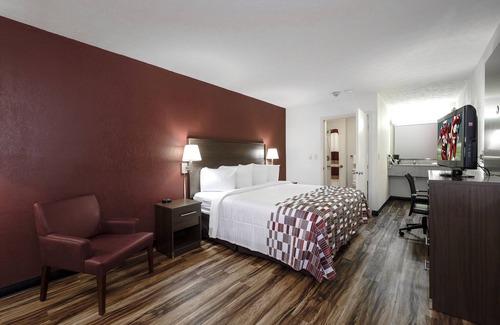 Edgewood Hotel | Red Roof Inn Edgewood