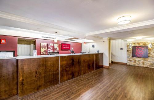 North Shore Hotel | Red Roof Inn Houston East I-10