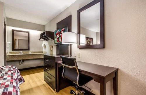 Lexington Hotel | Red Roof Inn Lexington