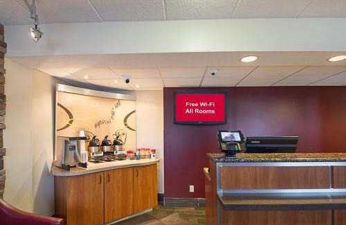 Madison Hotel | Red Roof Inn Madison, WI