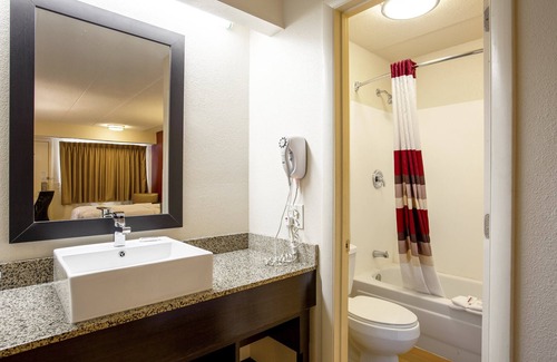 Buford Highway Hotel | Red Roof Inn PLUS+ Atlanta - Buckhead