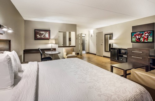 Woburn Hotel | Red Roof Inn PLUS+ Boston - Woburn/Burlington