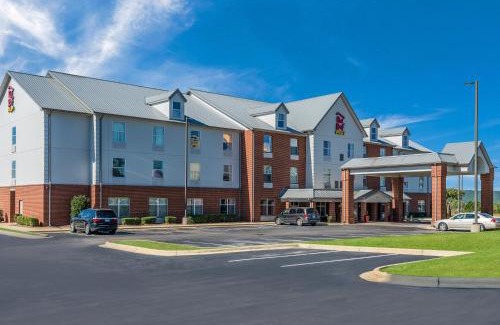 Bessemer Hotel | Red Roof Inn PLUS & Suites Birmingham - Bessemer