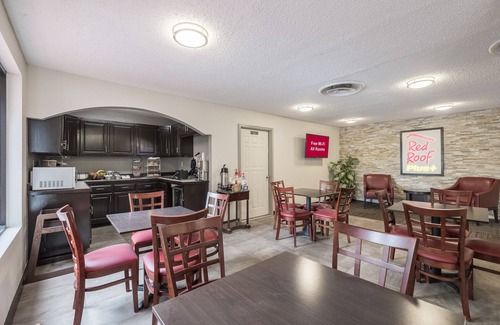 Opelika Hotel | Red Roof Inn PLUS+ & Suites Opelika