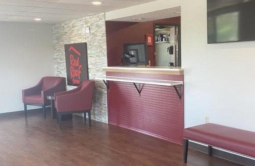 West Glens Falls Hotel | Red Roof Inn Queensbury
