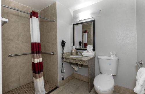 Crabtree Hotel | Red Roof Inn Raleigh - North-Crabtree Mall/Lenovo Center