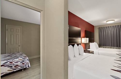 Downtown Hotel | Red Roof Inn Redding