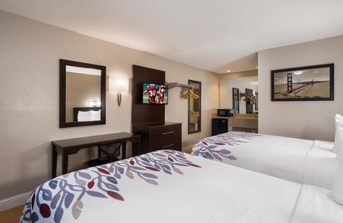 Stockton Hotel | Red Roof Inn Stockton