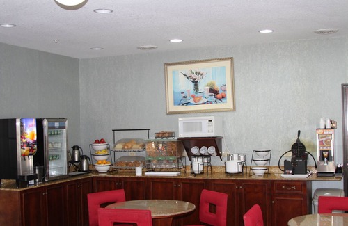 Melvindale Hotel | Red Roof Inn & Suites Detroit-Melvindale/Dearborn