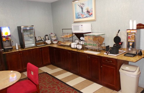 Melvindale Hotel | Red Roof Inn & Suites Detroit-Melvindale/Dearborn