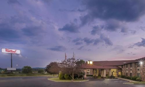 Hermitage Hotel | Red Roof Inn & Suites Hermitage