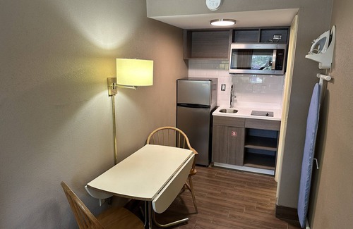 Marysville Hotel | Red Roof Inn & Suites Marysville