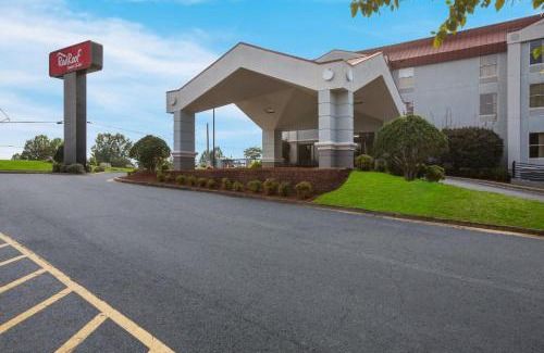 Newnan Hotel | Red Roof Inn & Suites Newnan